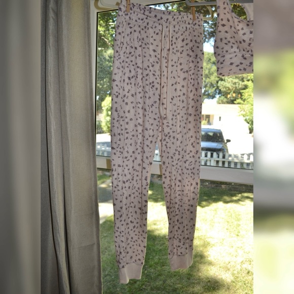 Z SUPPLY comfy brush stroke jogger in faded blush (XS) - Picture 3 of 10